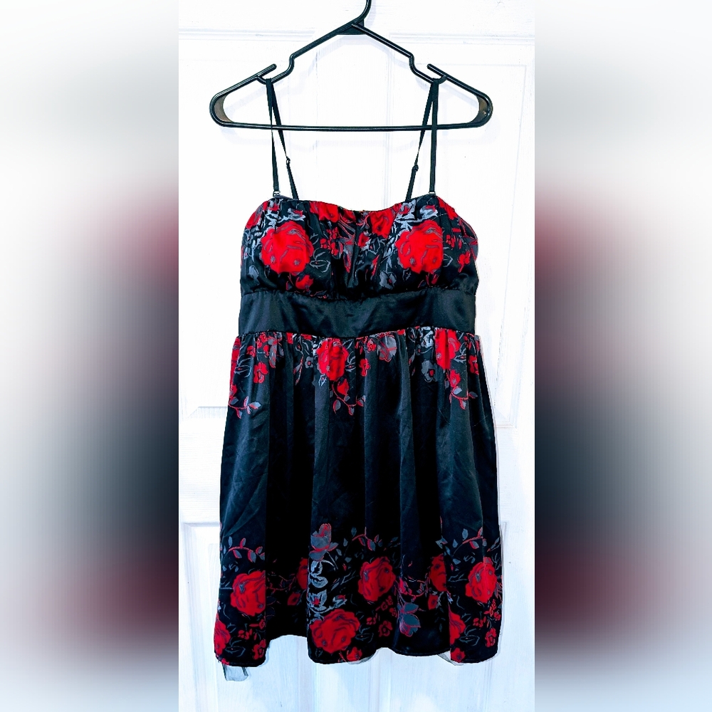 Suzy Shier Black and Red Floral Midi Dress